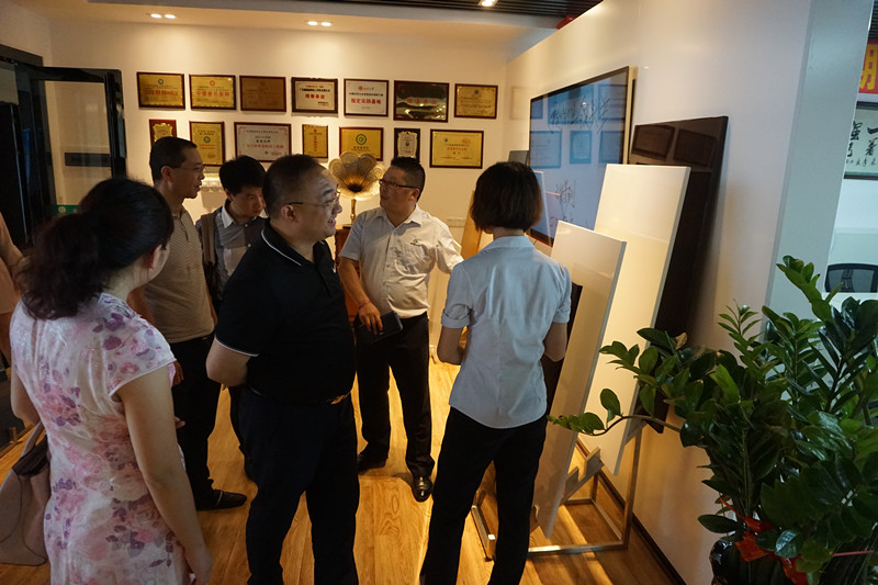 家居产业链执行会长李江先生一行人莅临小蝌蚪视频下载污化工参观指导
