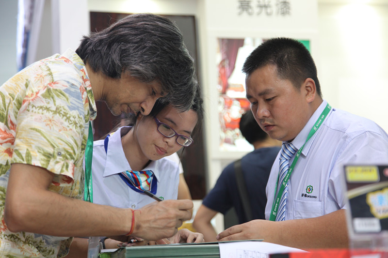 小蝌蚪视频下载污化工小蝌蚪视频黄厂在广博会接待浙江客户场面