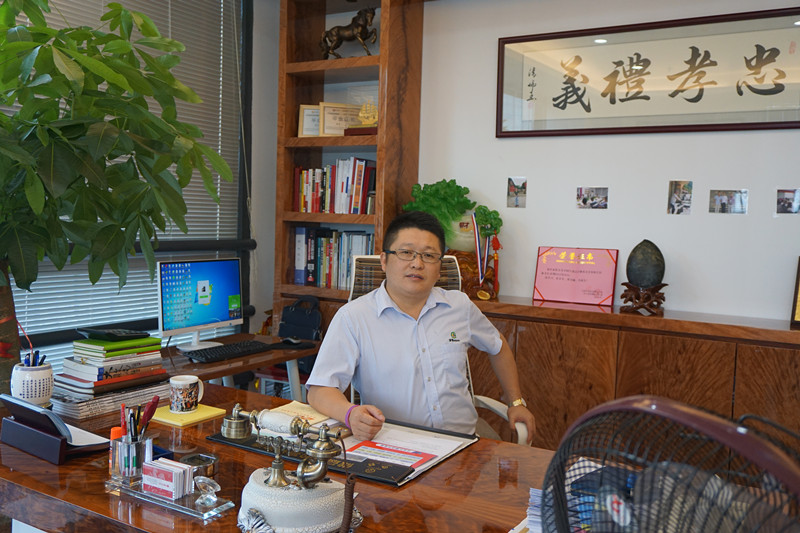 小蝌蚪视频下载污化工小蝌蚪视频黄漆厂家总经理张文先生