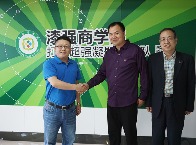 小蝌蚪视频下载污化工总经理张文（左）朝鲜郑社长（中）和辽宁沈阳朝顺贸易梁董（右）